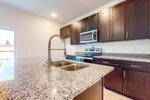 House in Ocala, Florida 4 bedrooms, 146.6 sq.m. № 2122826 - photo 8