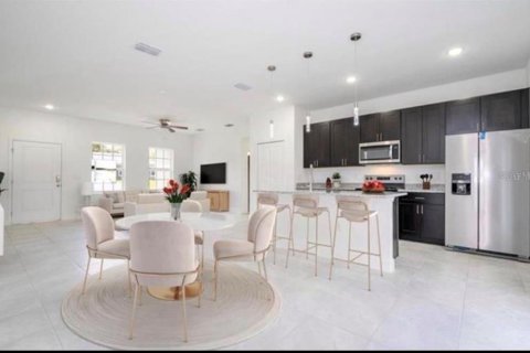 House in Ocala, Florida 4 bedrooms, 146.6 sq.m. № 2122826 - photo 3