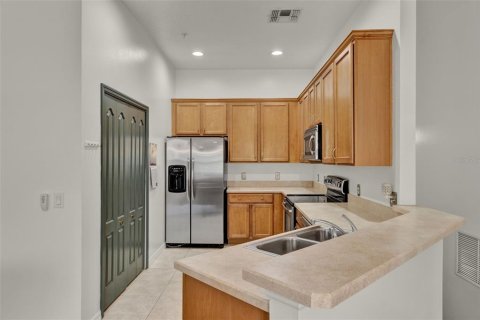 Condo in Apopka, Florida, 2 bedrooms  № 1918069 - photo 11