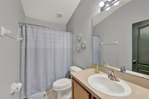Condo in Apopka, Florida, 2 bedrooms  № 1918069 - photo 18