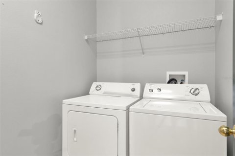 Condo in Apopka, Florida, 2 bedrooms  № 1918069 - photo 19