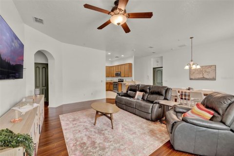 Condo in Apopka, Florida, 2 bedrooms  № 1918069 - photo 6