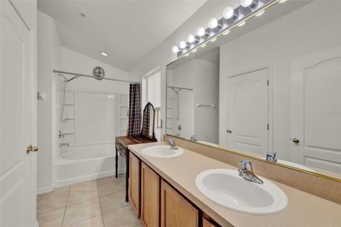 Condo in Apopka, Florida, 2 bedrooms  № 1918069 - photo 14