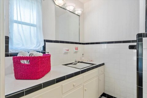 Casa en venta en Sarasota, Florida, 4 dormitorios, 306.76 m2 № 1799829 - foto 26