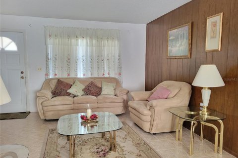 House in Orlando, Florida 3 bedrooms, 123.37 sq.m. № 1680680 - photo 3