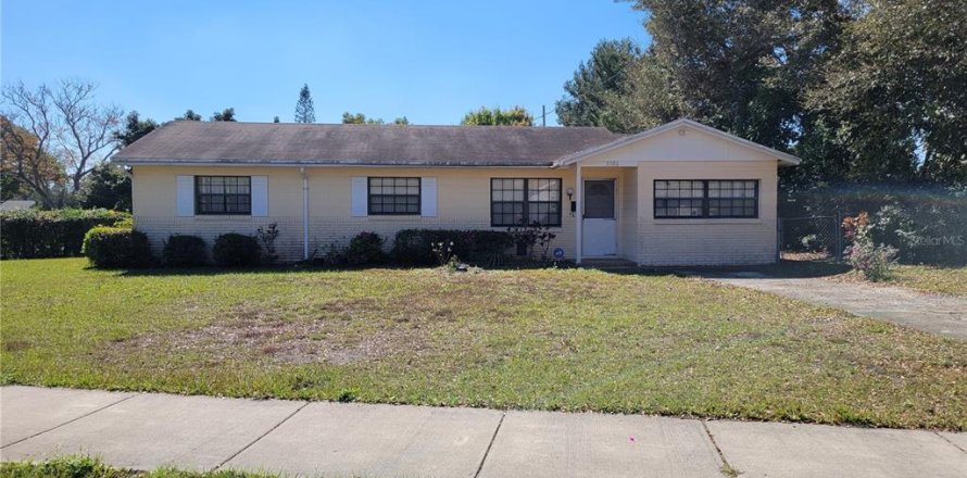 House in Orlando, Florida 3 bedrooms, 123.37 sq.m. № 1680680