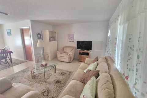 House in Orlando, Florida 3 bedrooms, 123.37 sq.m. № 1680680 - photo 4