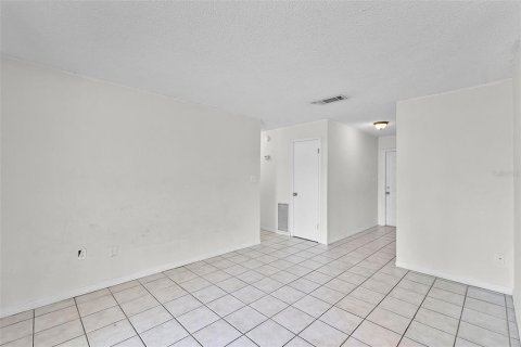 House in Orlando, Florida 3 bedrooms, 94.76 sq.m. № 1835264 - photo 6