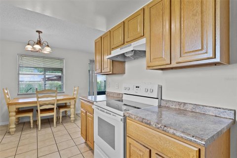 House in Orlando, Florida 3 bedrooms, 94.76 sq.m. № 1835264 - photo 10