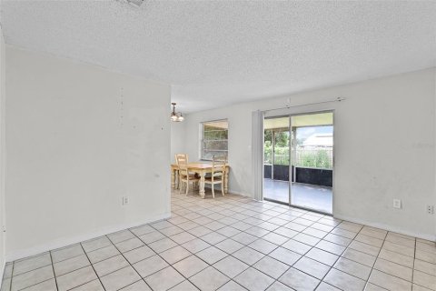 House in Orlando, Florida 3 bedrooms, 94.76 sq.m. № 1835264 - photo 5
