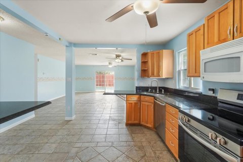 House in Orlando, Florida 3 bedrooms, 130.99 sq.m. № 2137302 - photo 6