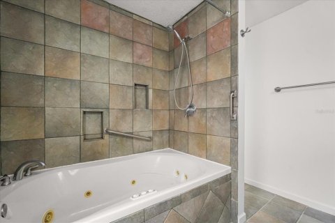 House in Orlando, Florida 3 bedrooms, 130.99 sq.m. № 2137302 - photo 19
