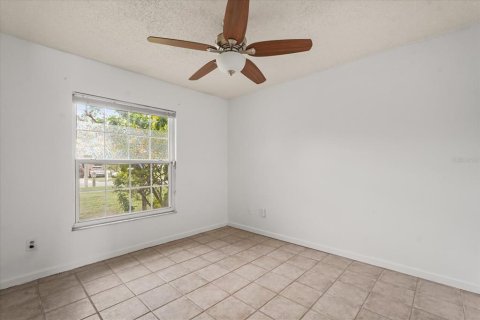 House in Orlando, Florida 3 bedrooms, 130.99 sq.m. № 2137302 - photo 14