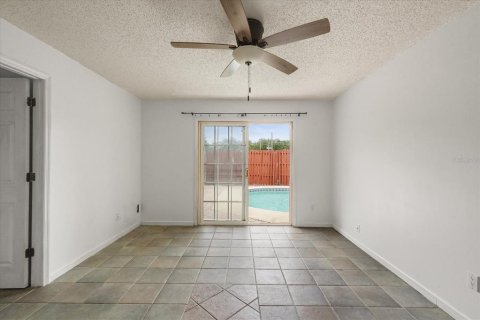 House in Orlando, Florida 3 bedrooms, 130.99 sq.m. № 2137302 - photo 18