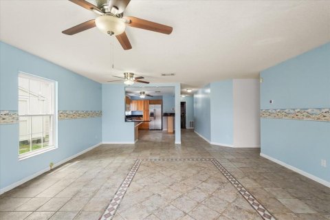 House in Orlando, Florida 3 bedrooms, 130.99 sq.m. № 2137302 - photo 11