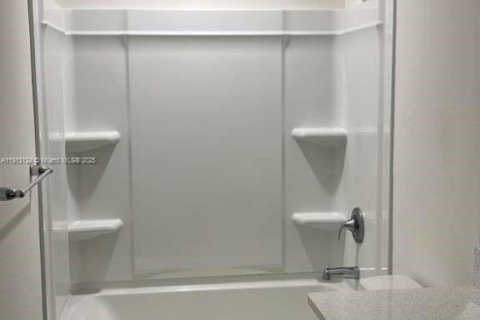 Купить таунхаус в Форт Майерс, Флорида 3 спальни, № 1969312 - фото 23