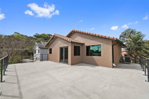 Купить виллу или дом в Майами, Флорида 3 спальни, 209.03м2, № 2051892 - фото 4