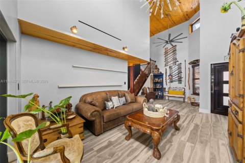 Купить виллу или дом в Майами, Флорида 3 спальни, 209.03м2, № 2051892 - фото 21