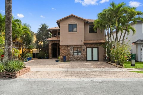 Купить виллу или дом в Майами, Флорида 3 спальни, 209.03м2, № 2051892 - фото 1