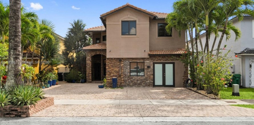 Дом в Майами, Флорида 3 спальни, 209.03м2 № 2051892