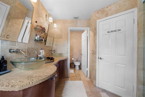 Купить виллу или дом в Майами, Флорида 3 спальни, 209.03м2, № 2051892 - фото 10