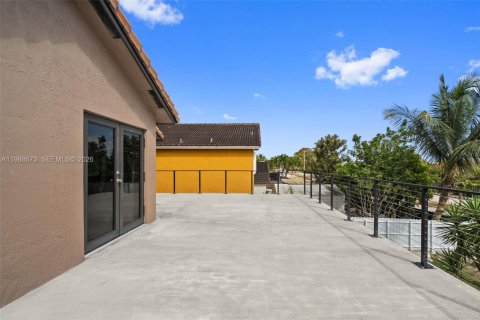 Купить виллу или дом в Майами, Флорида 3 спальни, 209.03м2, № 2051892 - фото 3