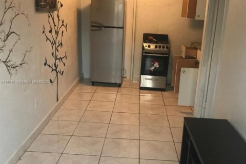 House in Hialeah, Florida 4 bedrooms, 172.33 sq.m. № 1978650 - photo 8