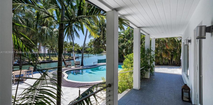 Villa ou maison à Miami, Floride 4 chambres, 234.67 m2 № 1938523