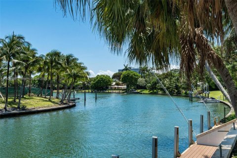 Villa ou maison à louer à Miami, Floride: 4 chambres, 234.67 m2 № 1938523 - photo 23
