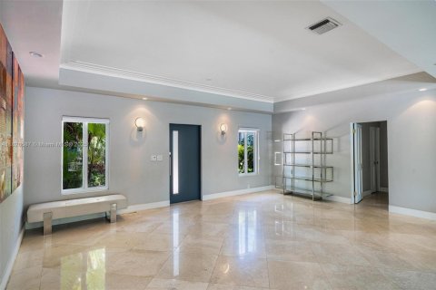 House in Miami, Florida 4 bedrooms, 234.67 sq.m. № 1938523 - photo 8