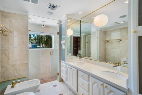 Villa ou maison à louer à Miami, Floride: 4 chambres, 234.67 m2 № 1938523 - photo 5