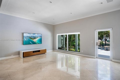 Villa ou maison à louer à Miami, Floride: 4 chambres, 234.67 m2 № 1938523 - photo 10