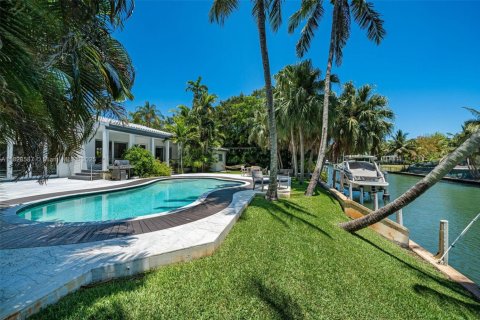 Casa en alquiler en Miami, Florida, 4 dormitorios, 234.67 m2 № 1938523 - foto 24
