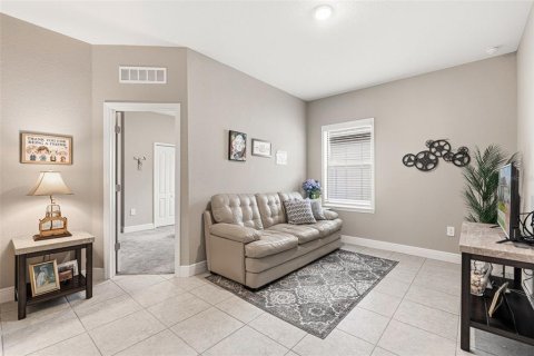 House in Port Charlotte, Florida 3 bedrooms, 185.8 sq.m. № 2157751 - photo 10