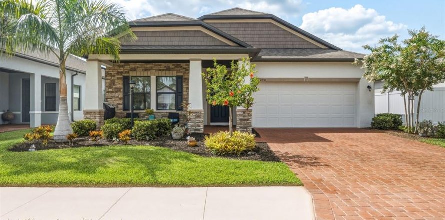House in Port Charlotte, Florida 3 bedrooms, 185.8 sq.m. № 2157751