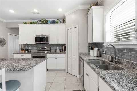 House in Port Charlotte, Florida 3 bedrooms, 185.8 sq.m. № 2157751 - photo 3