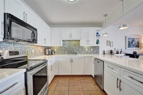 Copropriété à vendre à Sunny Isles Beach, Floride: 2 chambres, 120.77 m2 № 1860955 - photo 16