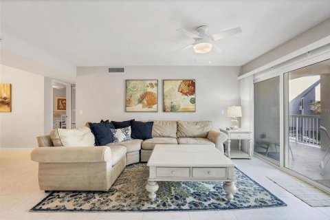 Condo in Englewood, Florida, 3 bedrooms № 1909865 - photo 15