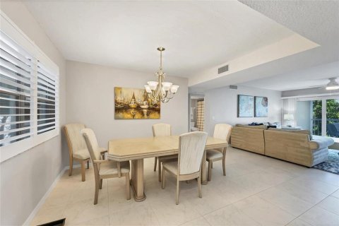 Condo in Englewood, Florida, 3 bedrooms № 1909865 - photo 22