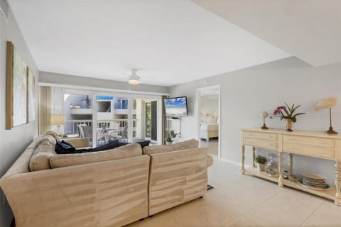 Condo in Englewood, Florida, 3 bedrooms № 1909865 - photo 12