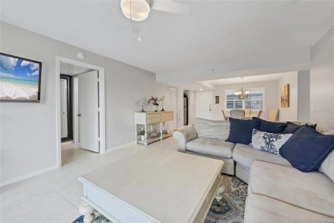 Condo in Englewood, Florida, 3 bedrooms № 1909865 - photo 17