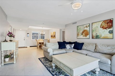 Condo in Englewood, Florida, 3 bedrooms № 1909865 - photo 16