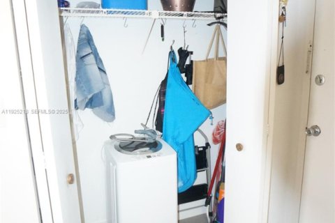 Copropriété à louer à North Miami Beach, Floride: 1 chambre, 66.89 m2 № 1983943 - photo 11