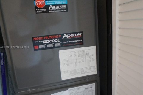 Copropriété à louer à North Miami Beach, Floride: 1 chambre, 66.89 m2 № 1983943 - photo 12