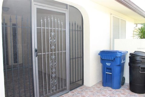 Villa ou maison à louer à Venice, Floride: 2 chambres, 161.84 m2 № 1832088 - photo 23