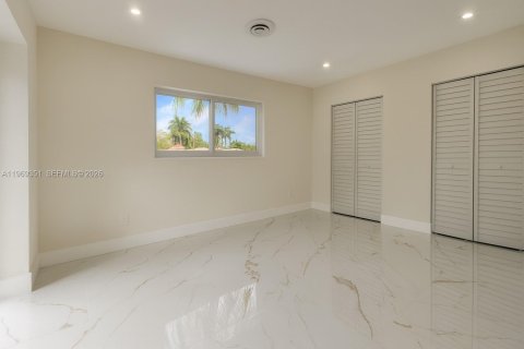 Casa en alquiler en Oakland Park, Florida, 3 dormitorios, 143.26 m2 № 2031962 - foto 23