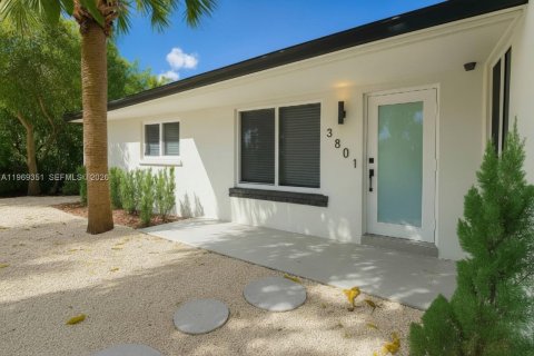 Casa en alquiler en Oakland Park, Florida, 3 dormitorios, 143.26 m2 № 2031962 - foto 2