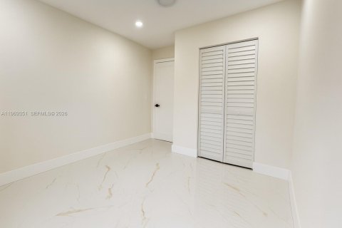 Casa en alquiler en Oakland Park, Florida, 3 dormitorios, 143.26 m2 № 2031962 - foto 19