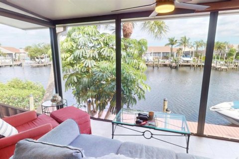 Condo in Punta Gorda, Florida, 3 bedrooms  № 2205005 - photo 6