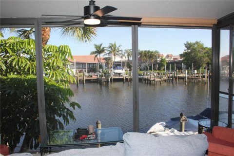Condo in Punta Gorda, Florida, 3 bedrooms  № 2205005 - photo 8